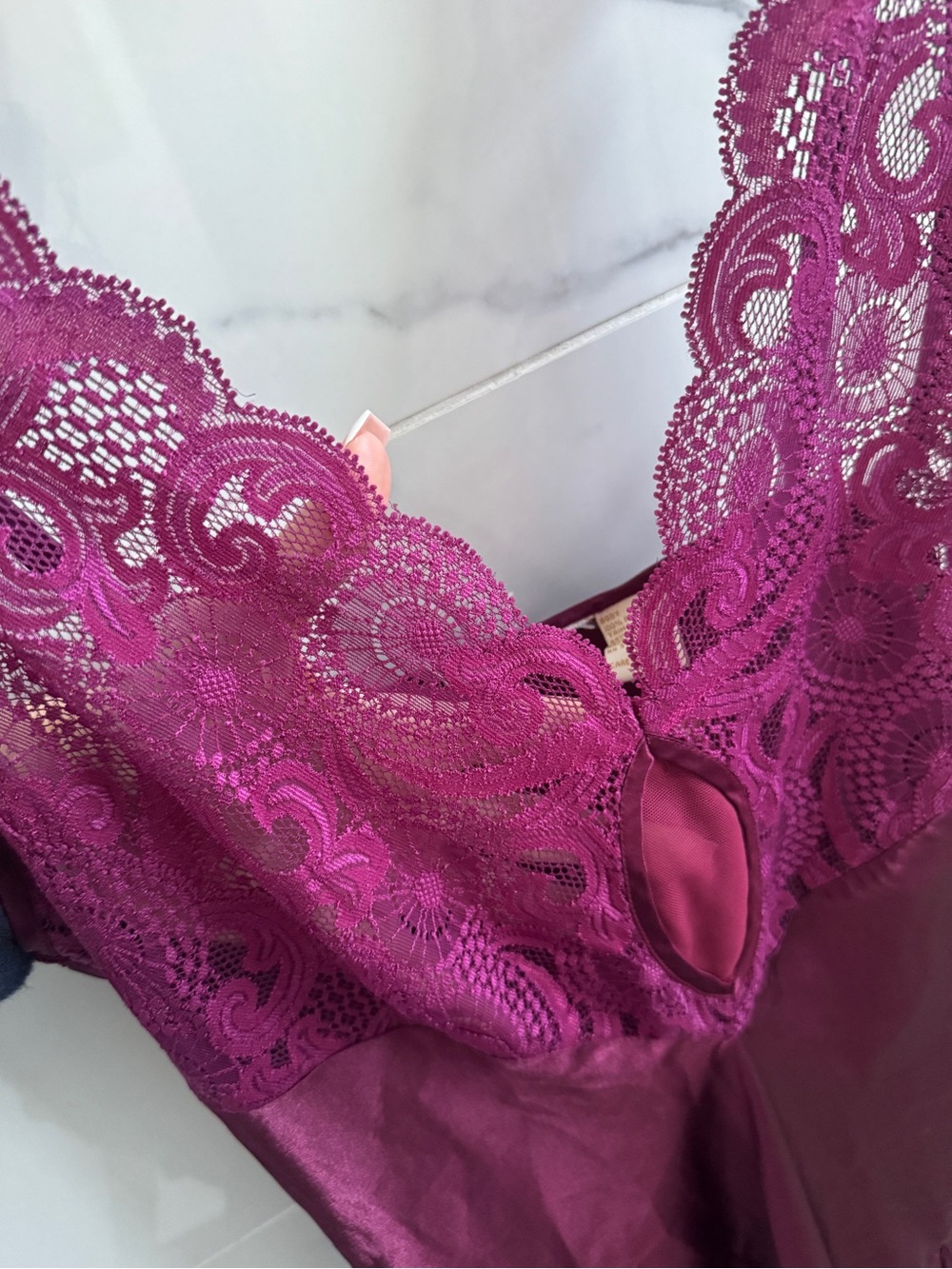 Vintage Victoria’s Secret gold label lingerie dress slip. Size medium - Picture 6 of 6